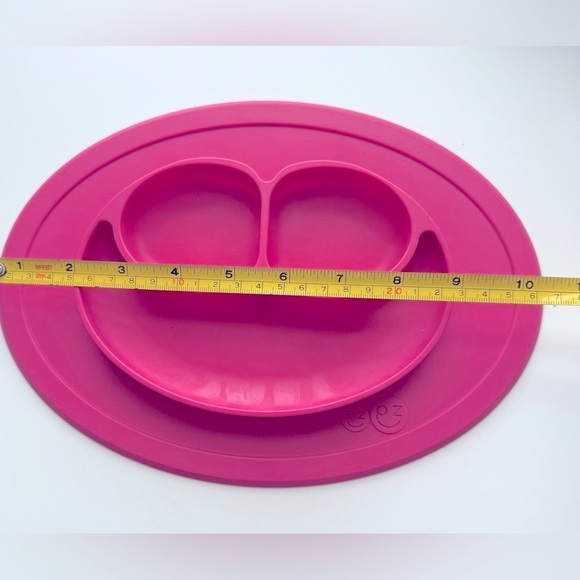 EZPZ Silicone Suction Placemat and Plate Combination for infants & Toddlers - Picture 5 of 6